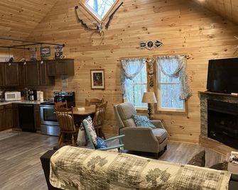 Come Find Your Unwind @The Deerling - French Creek - Living room