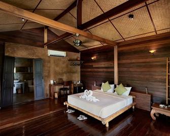 Luxury loft in stilted wooden longhouse - Chiang Rai - Bedroom