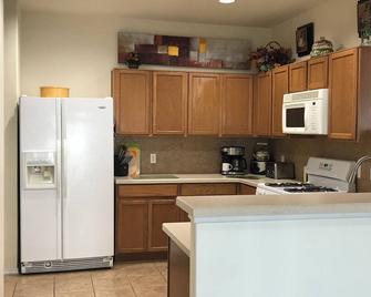 Pet Friendly!!! Book Now To Enjoy Great Texas Spring Weather!! - Georgetown - Kitchen