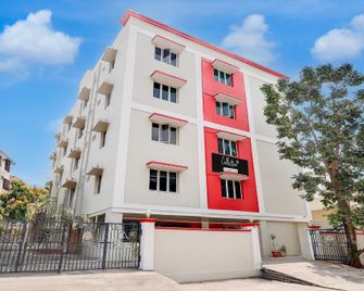 Capital O 48264 Stay Inn Luxury Service Apartments - Kakinada - Gebäude