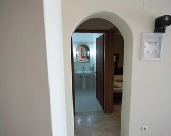 Thimeli Hotel - Lygourio - Hallway