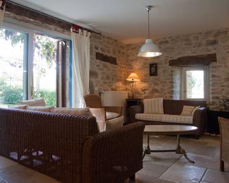 Charming Quercy barn completely renovated for 6 people, swimming pool 8x4m - Cajarc - Wohnzimmer
