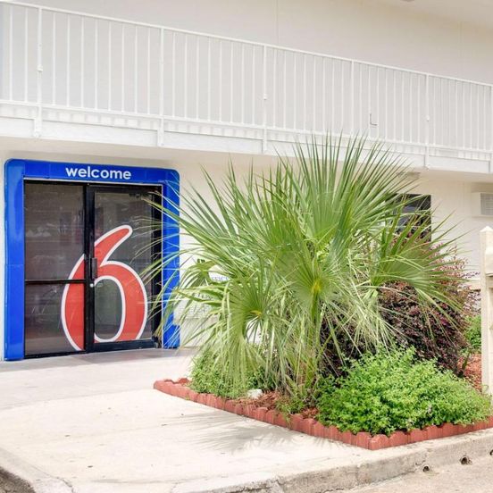 Motel 6 Gulfport image 1