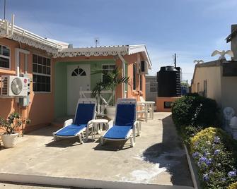 Hopeville Apartments - Charnocks - Patio