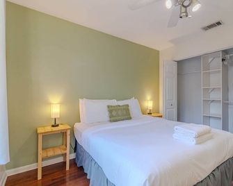 Spacious Condo Pet Friendly Ping Pong Table - Gainesville