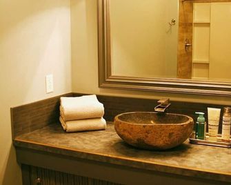 Upscale luxury home just a few blocks from beach - Ludington