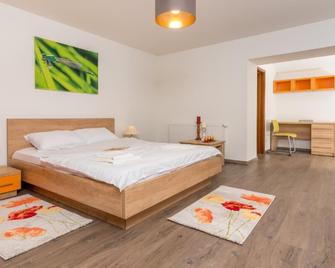 Casa Nicolae Luxury Suites - Sibiu - Bedroom