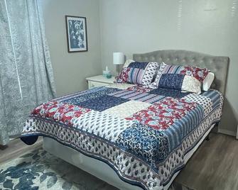 Delightful and Clean- 2 Bedroom Duplex - Ada