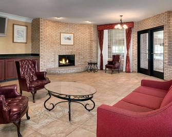Days Inn by Wyndham Whitmore Lake - Whitmore Lake - Living room