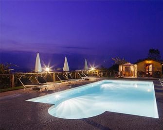 Il Grappolo Vacanze - La Morra - Zwembad
