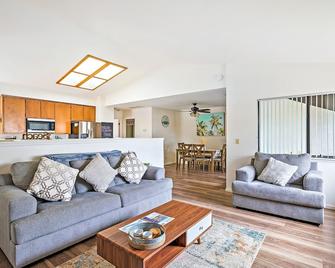 Groovy Getaway - Grover Beach - Living room