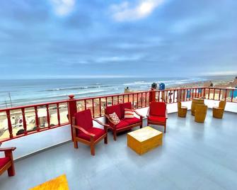 The King Frog Beach Hostal - Huanchaco - Balcone