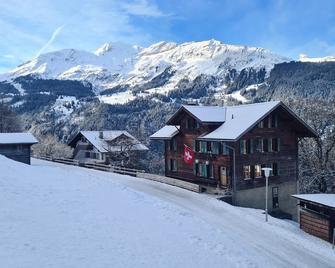 Traditional chalet in Wengen - Top Floor - Lauterbrunnen - Building
