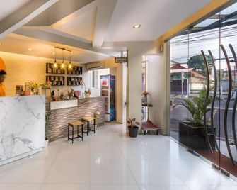 Surya Boutique Hotel - סמראנג - בר