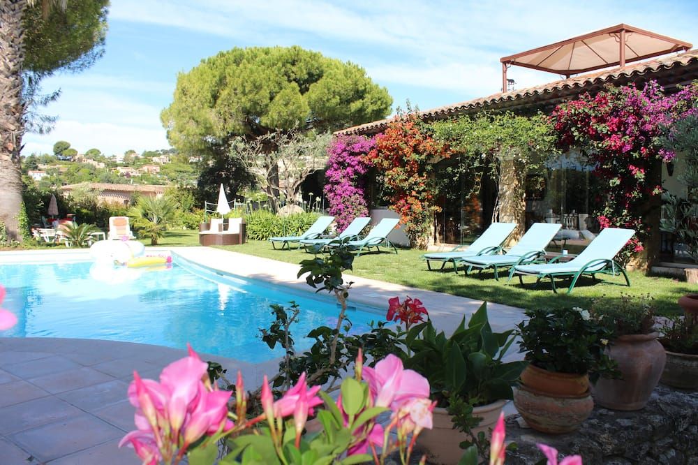 La Villa Topi - אנטיב - בריכה