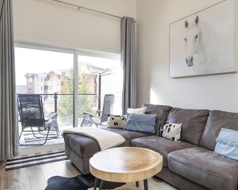 3 Bdrm Blue Mountain Condo - The Blue Mountains - Huiskamer