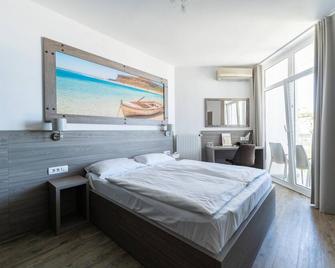 Barbara Piran Beach Hotel - Piran - Habitación