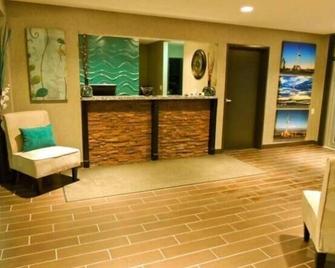 Western Star Inn & Suites Stoughton - Stoughton - Recepción