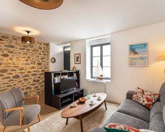 Le Ty Family - Dinard - Living room
