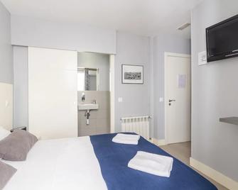 8Rooms Madrid - Madrid - Camera da letto
