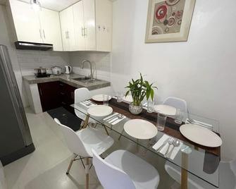 Fully furnished 2-storey townhouse in Bauan - Bauan - Salle à manger