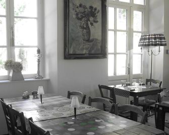 Hôtel-Restaurant Le Parisien - Le Massegros - Salle à manger