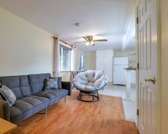 Large Open Concept 1BR/1Bath w Full Kitchen - Ellsworth - Soggiorno