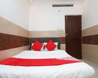 Hotel Ashoka International - Kanpur - Bedroom