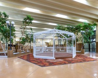 كلاريون إن آند سويتس روزويل - روزويل - ردهة