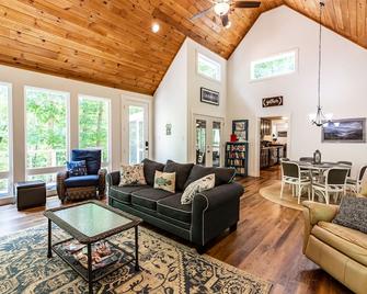 Lake Front Home on beautiful Norris Lake with Covered Dock - Rocky Top - Sala de estar