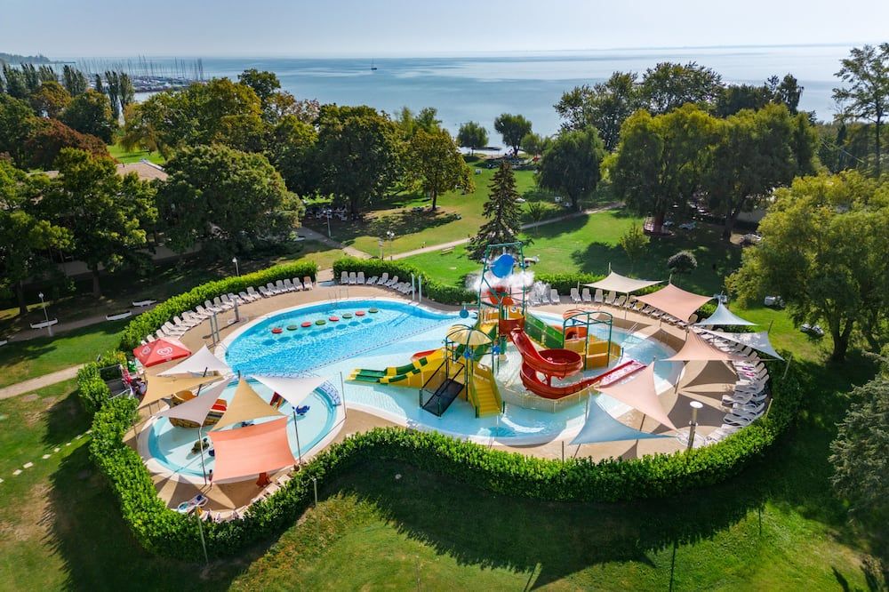 دانوبيس هوتل مارينا