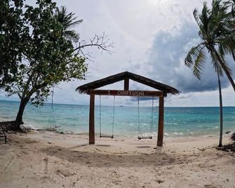 Velaavani - Turtle Hive Dhiffushi - Dhiffushi - Beach