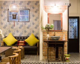 The Neighbors Hostel - Phuket - Sala de estar