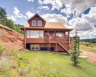 Lakefront Divide Cabin with Game Room! - Woodland Park - Edificio