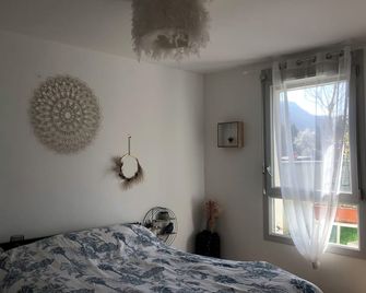 Apartment with garden and covered terrace - Voreppe - Schlafzimmer