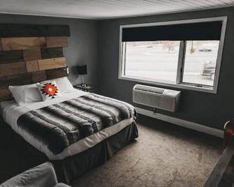 Boutique Hotel Single Units - Grand Rapids - Bedroom