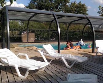 The Clowns' Lodge Caravan - Saint-Georges-sur-Loire