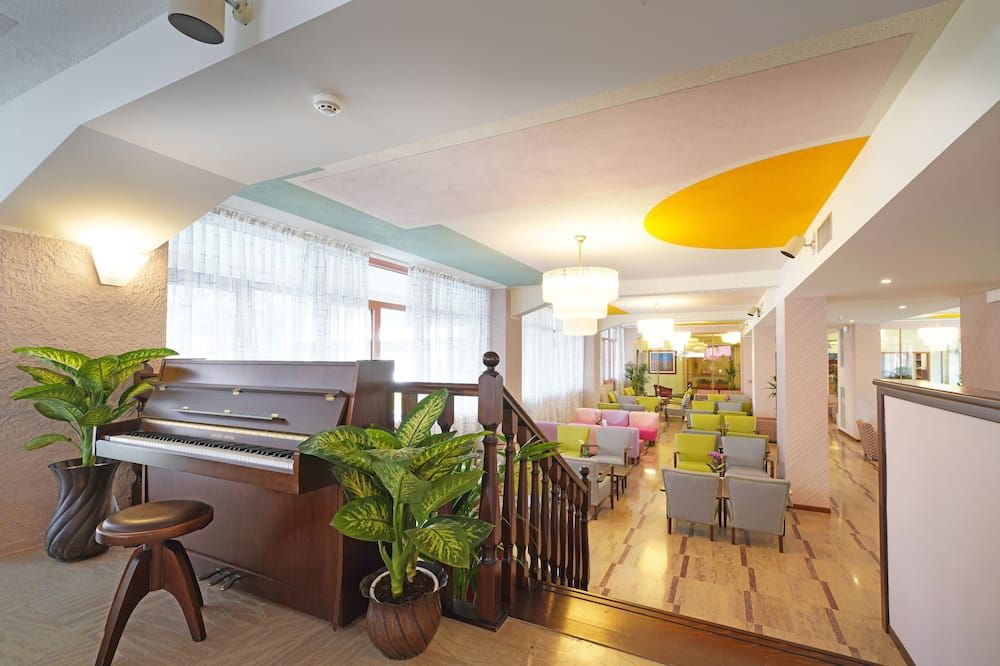 بايك هوتل لا بيرلا - غردة - ردهة