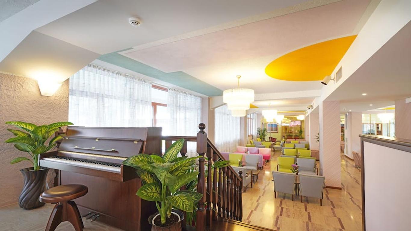 Hotel La Perla - Bike Hotel