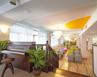 بايك هوتل لا بيرلا - غردة - ردهة