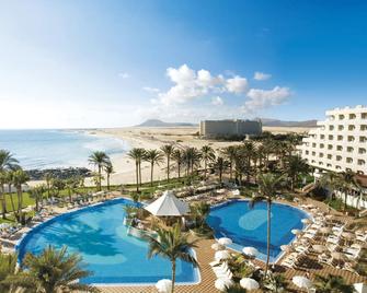 Hotel Riu Palace Tres Islas - Corralejo - בריכה