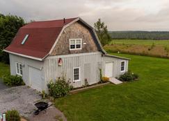 Homestead 1810 - newly renovated barn loft apartment minutes from Charlottetown - Charlottetown - Building