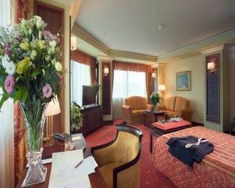 Grand Hotel Sofia - Sofia - Wohnzimmer