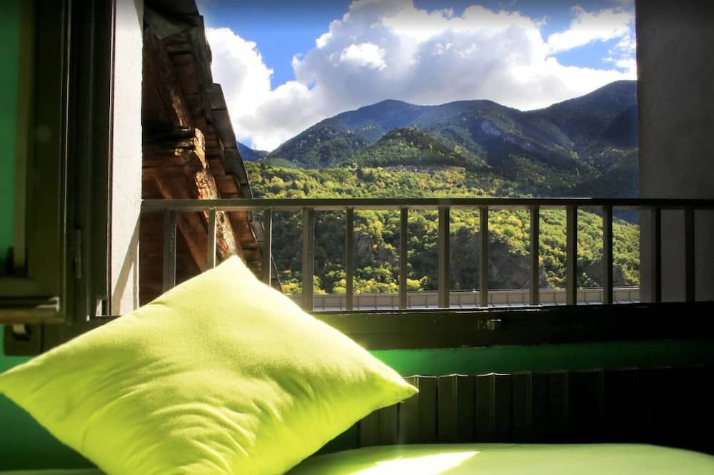 باري أنتيك هوستل آند بوب