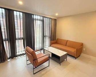Charming 1-bedroom condo in amazing New York with AC - New York - Living room