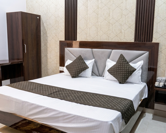 Hotel Astoria Elite - Agra - Quarto