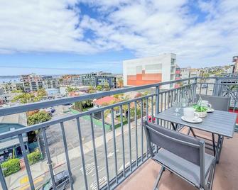 303/C Little Italy double balcony Loft /Parking - San Diego - Balcony