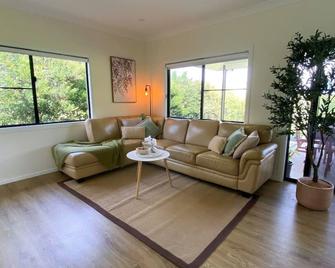 The Olive Abode - Atherton - Atherton - Living room