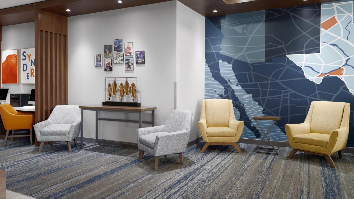 Holiday Inn Express & Suites Snyder
