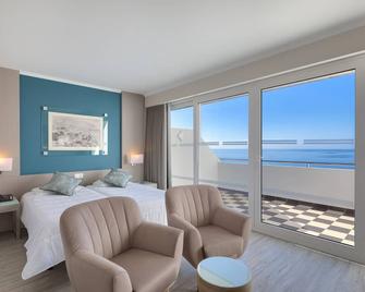 Hotel Orca Praia - Funchal - Habitación